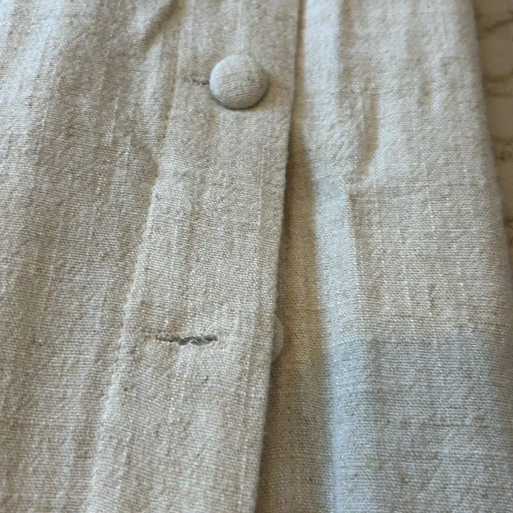 SHEIN small linen long pencil fitted shirt natural covered buttons - Picture 4 of 6